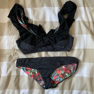 Maaji reversible ruffle swimsuit / bikini - size M